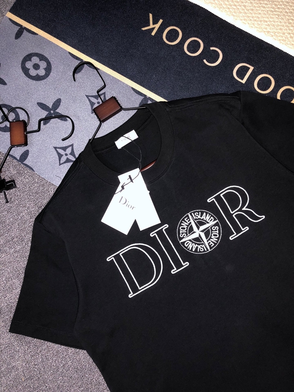 ブランドTシャツ背面デザイン